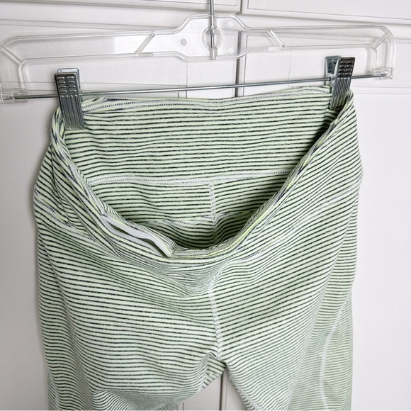 Zella Live In Streamline' Capris Leggings Small Micro Stripe - Picture 7 of 11